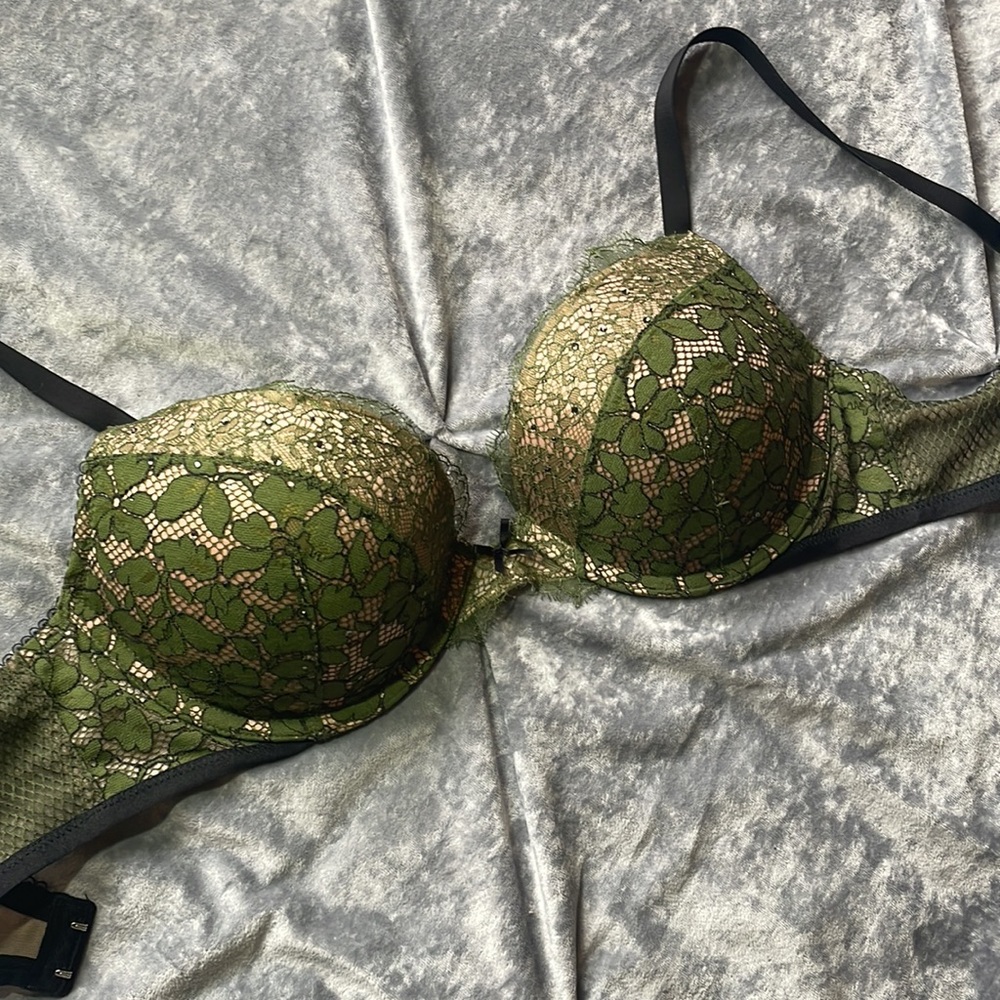 Victoria’s Secret Dream Angels Push-up Bra - 36C
